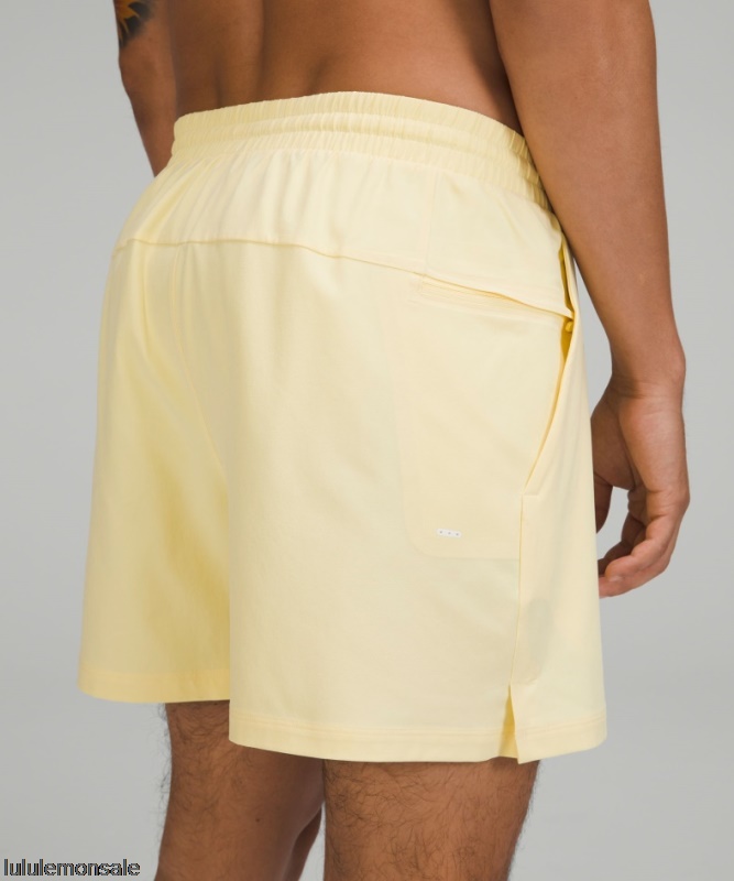 Lululemon Deutschland DELULU951 | Pool Short 5 Nur Online Caprese Gelb